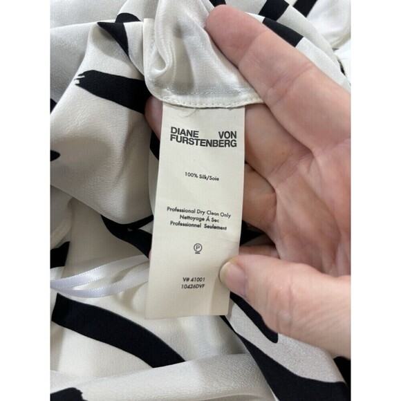 Diane Von Furstenberg Silk Blouse Tunic Top White Black Print 2 Silk Bows - Picture 12 of 16